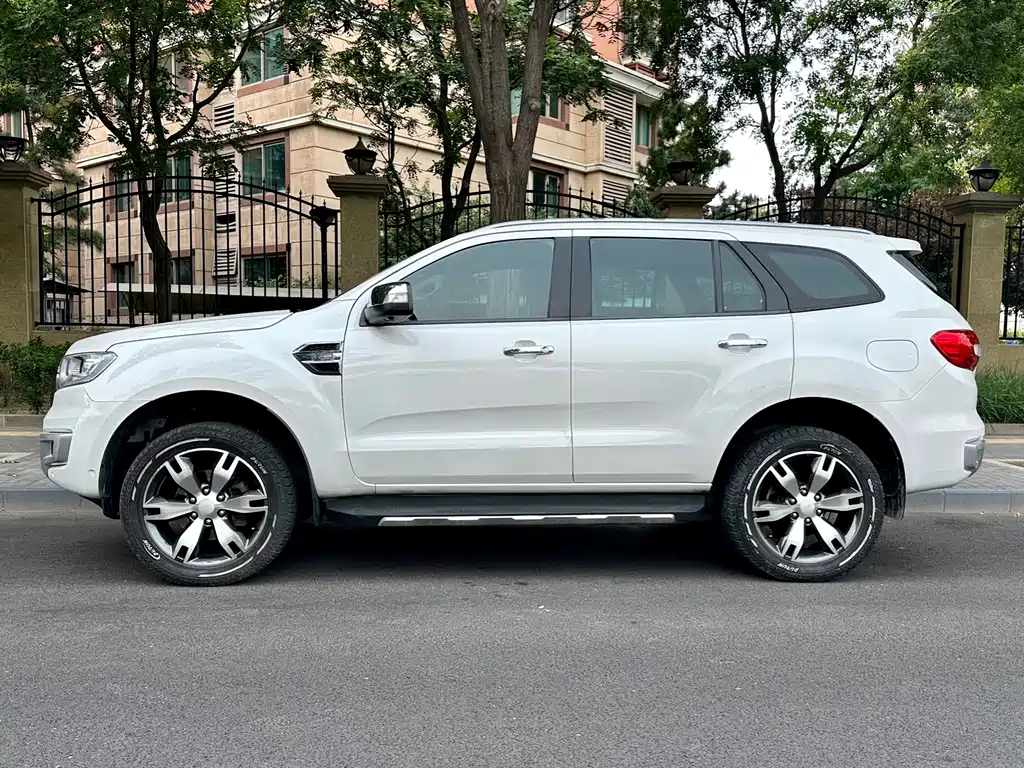 Ford Everest 2017 — фото 3