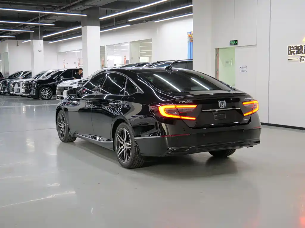 Honda Accord 2023 — фото 6