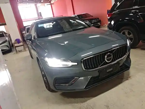Volvo S60 2024