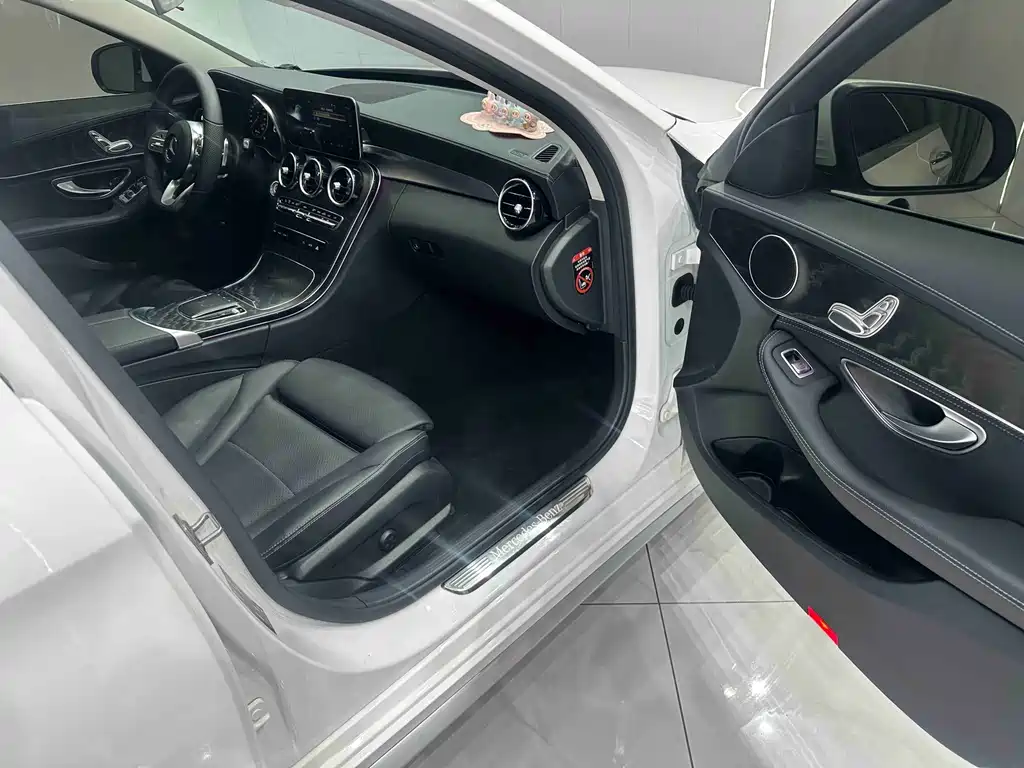 Mercedes-Benz C-Class 2020 — фото 19