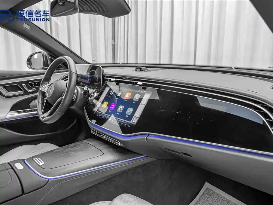 Mercedes-Benz E-Class 2023 — фото 18