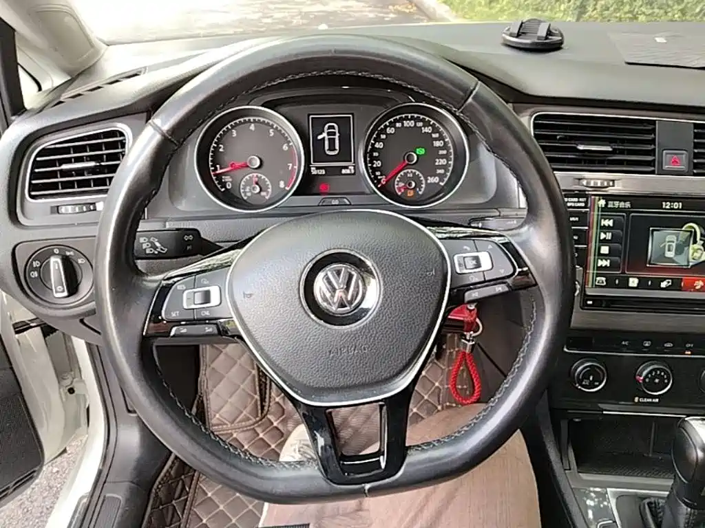 Volkswagen Golf 2018 — фото 11