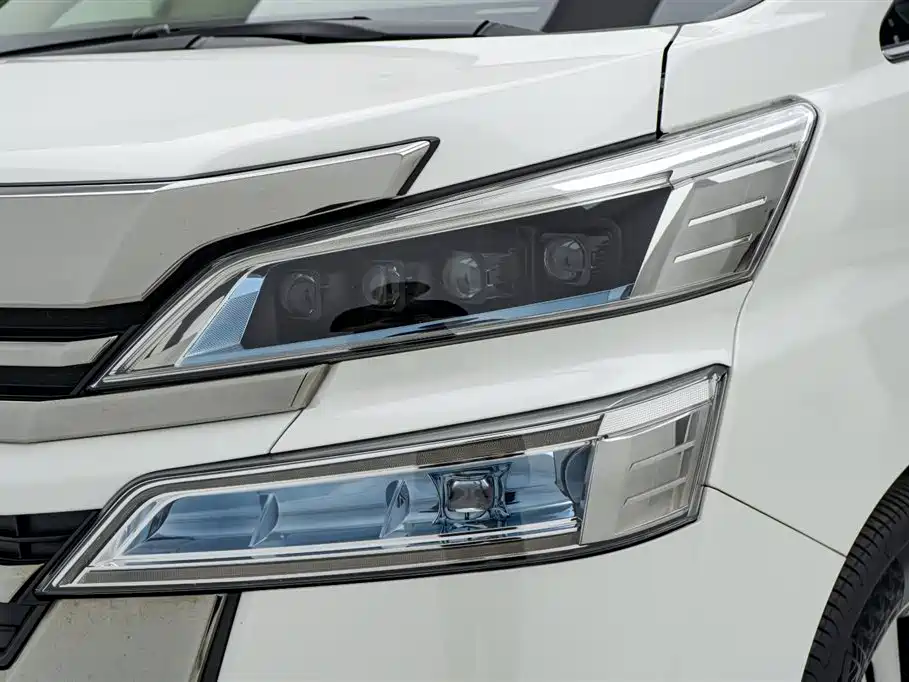 Toyota Vellfire 2021 — фото 10