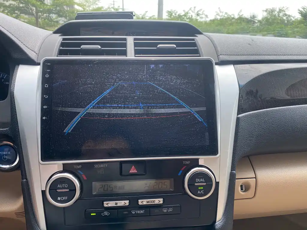 Toyota Camry 2014 — фото 15