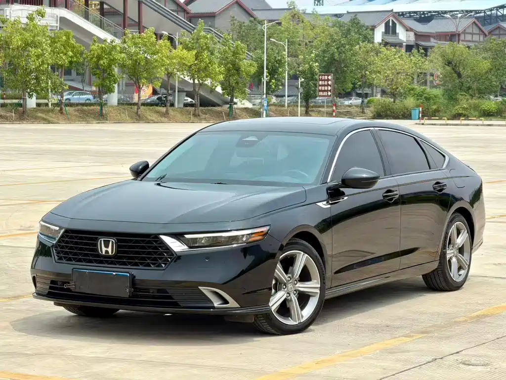 Honda Accord 2023 — фото 1