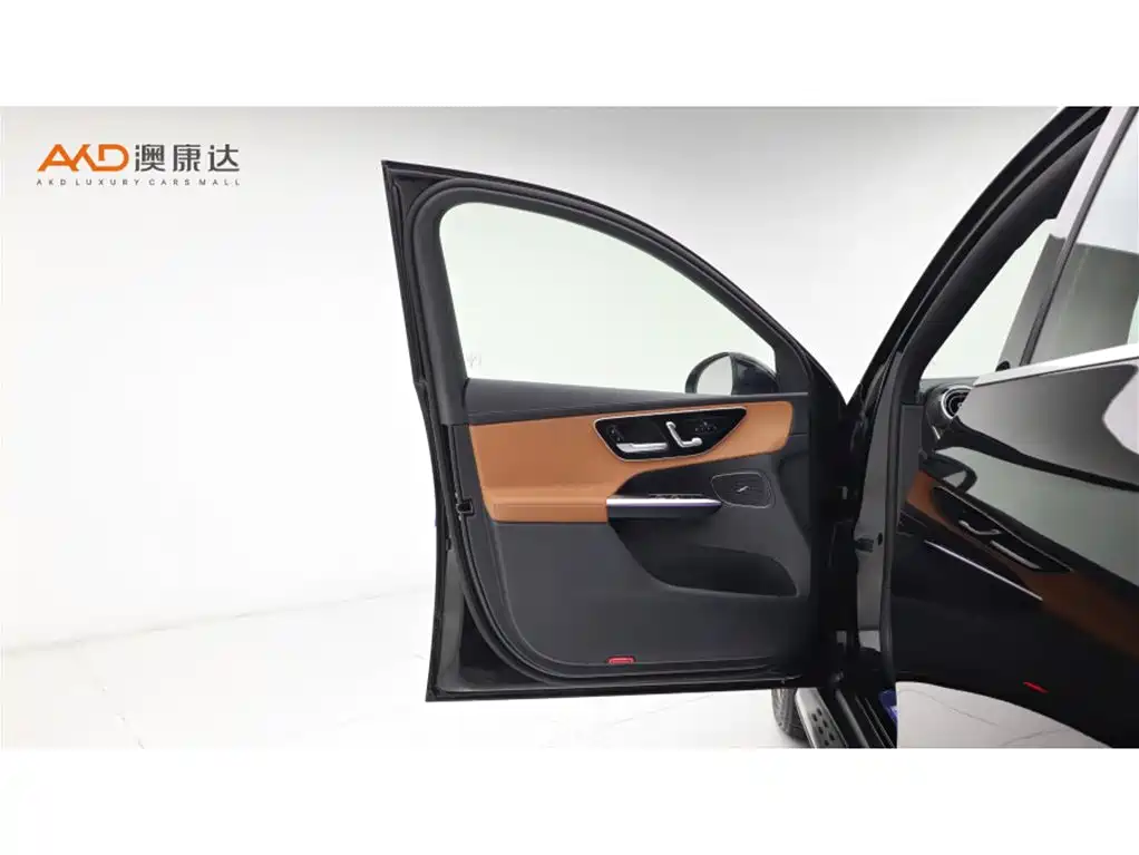 Mercedes-Benz GLC EV 2025 — фото 10