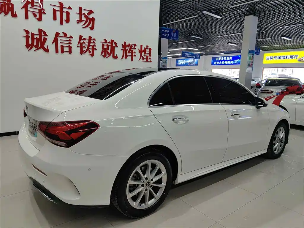 Mercedes-Benz A-Class 2022 — фото 6