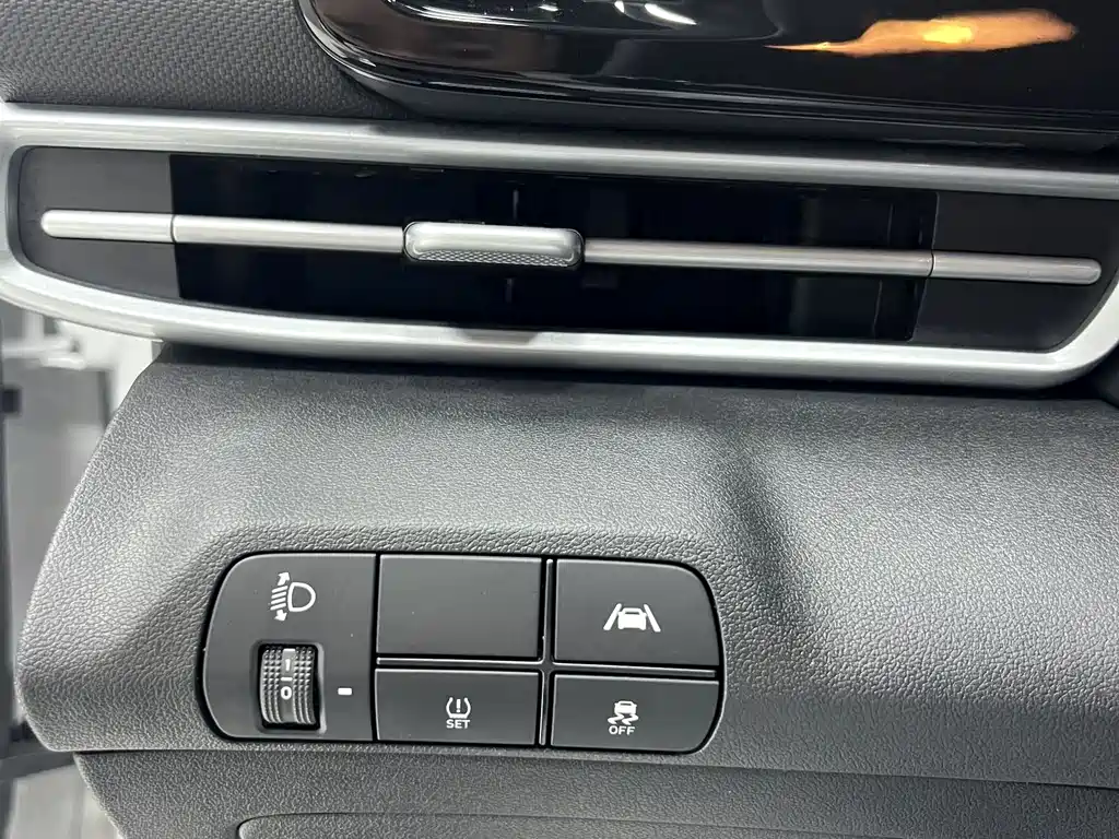 Hyundai Elantra 2022 — фото 8