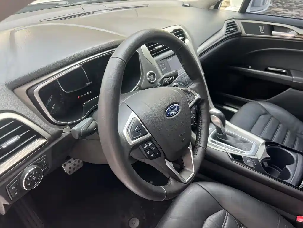 Ford Mondeo 2014 — фото 12