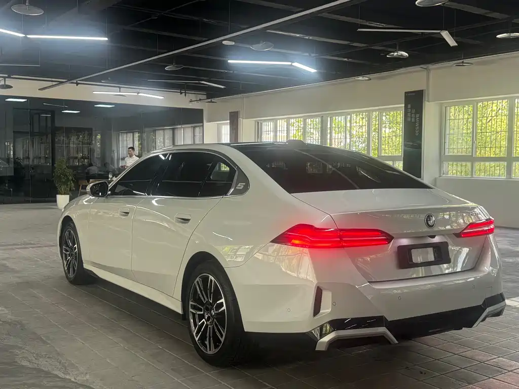 BMW 5 Series 2024