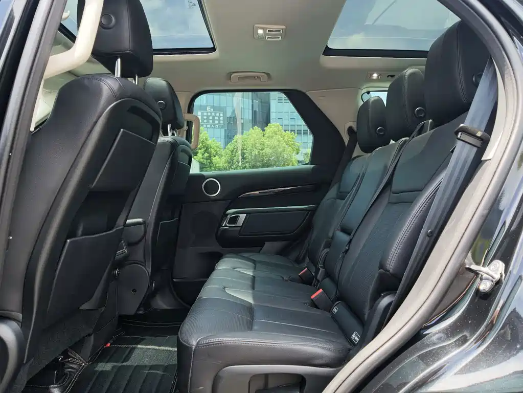 Land Rover Discovery 2018 — фото 6