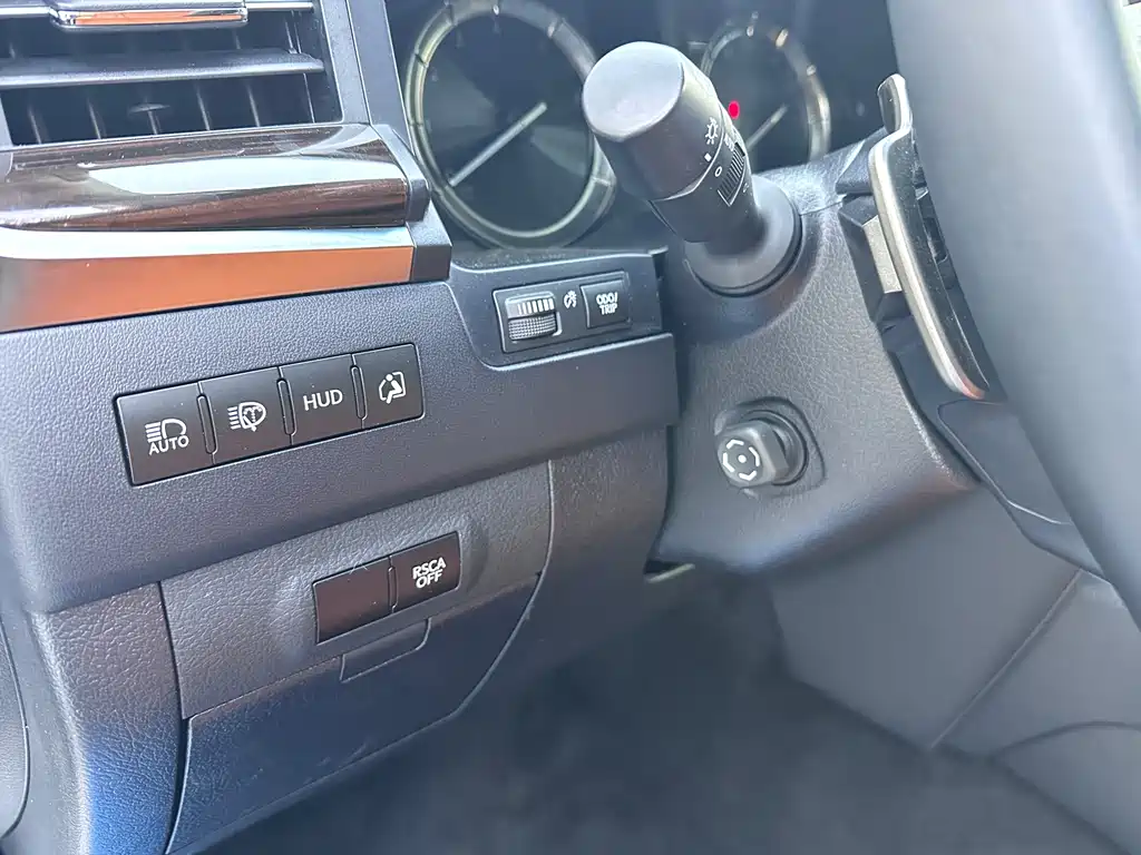 Lexus LX 2017 — фото 13