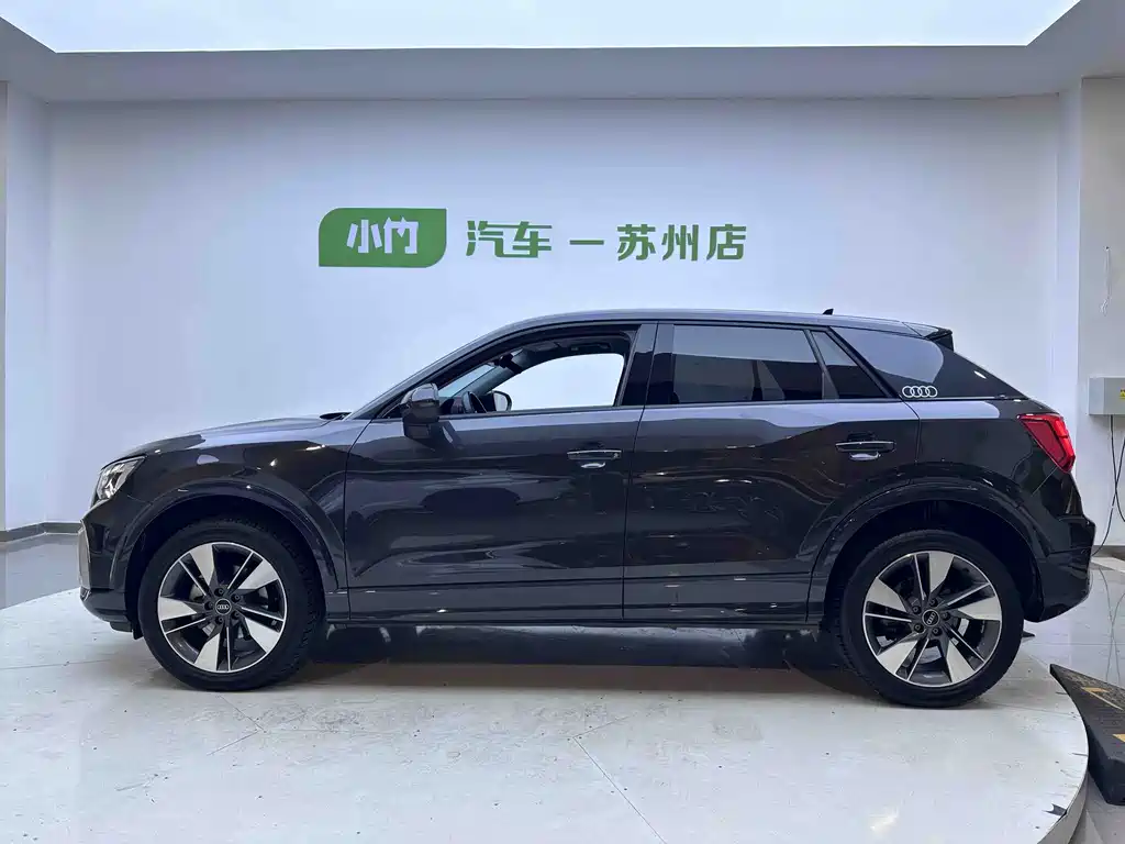 Audi Q2L 2022 — фото 16