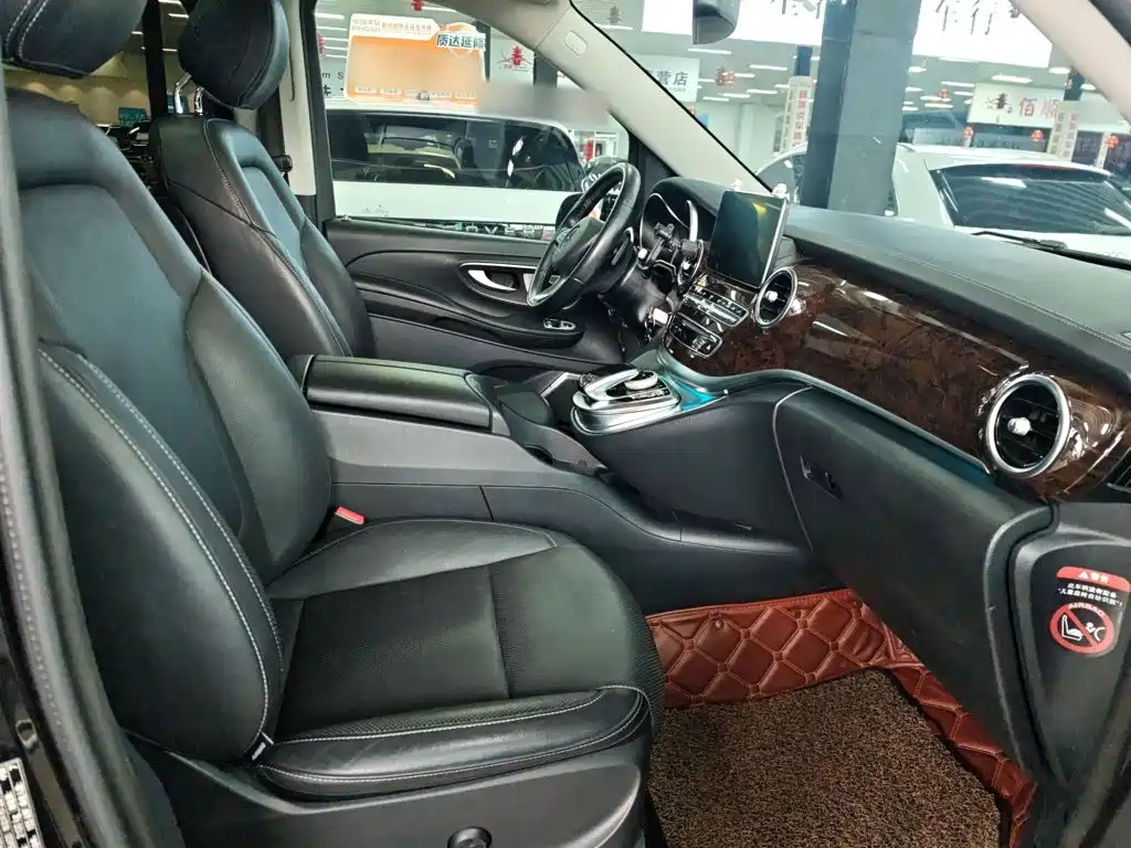 Mercedes-Benz V-Class 2018 — фото 8