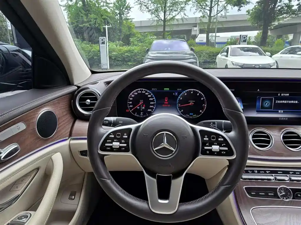 Mercedes-Benz E-Class 2020 — фото 12
