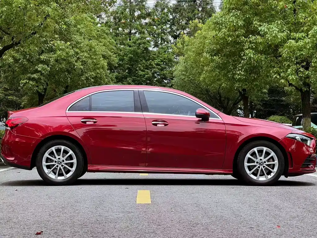 Mercedes-Benz A-Class 2021 — фото 4