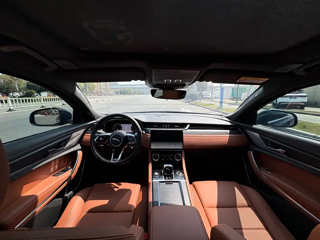 Jaguar XFL 2023 — фото 12