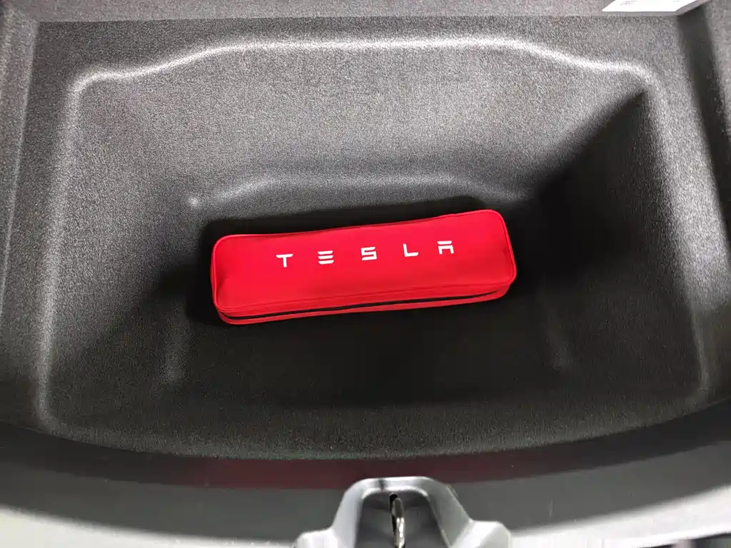 Tesla Model 3 2021 — фото 13