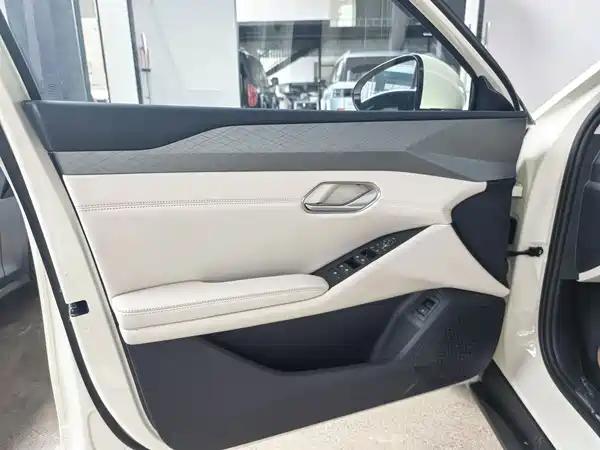 BYD Qin L 2025