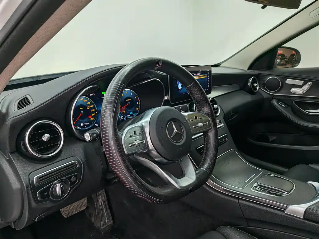 Mercedes-Benz C-Class 2019 — фото 10