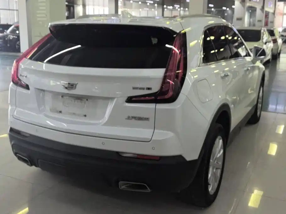 Cadillac XT4 2019 — фото 3
