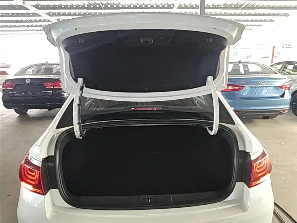 Citroen C4 2018 — фото 19