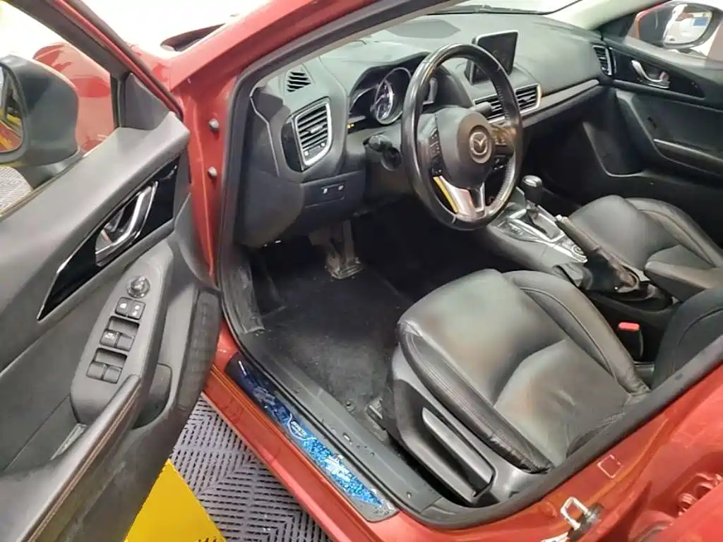 Mazda 3 Axela 2016 — фото 16