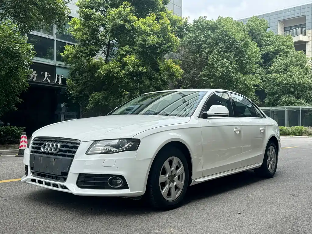 Audi A4L 2012