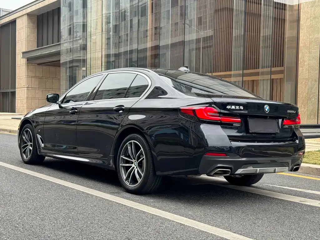 BMW 5 Series 2022 — фото 6