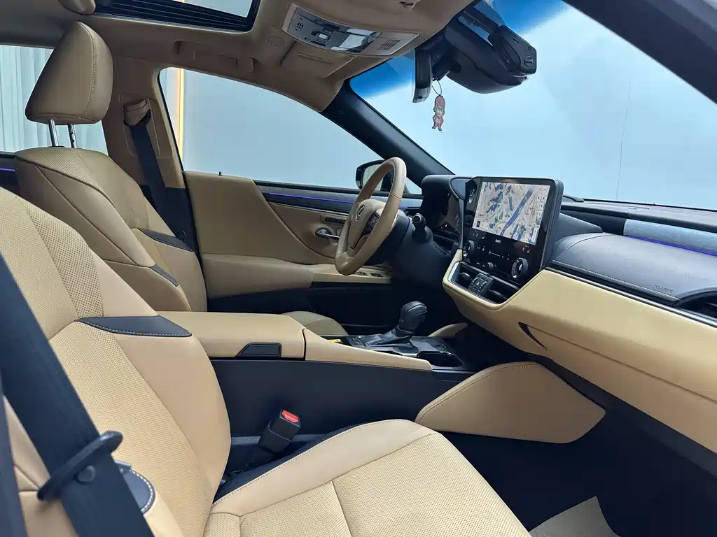 Lexus ES 2025 — фото 8