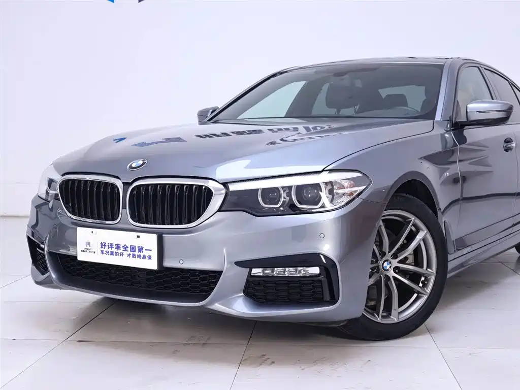 BMW 5 Series 2018 — фото 3
