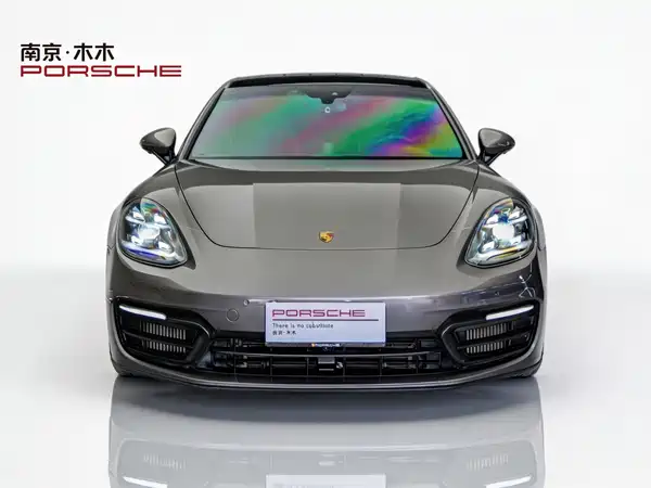 Porsche Panamera 2022