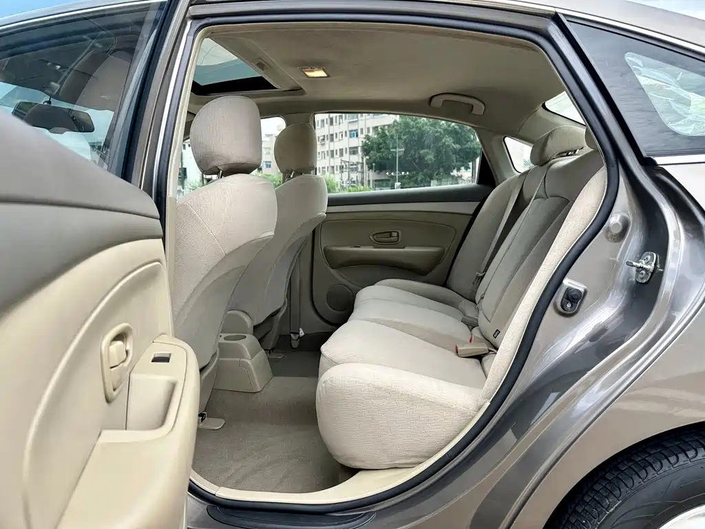 Nissan Sylphy 2018 — фото 11