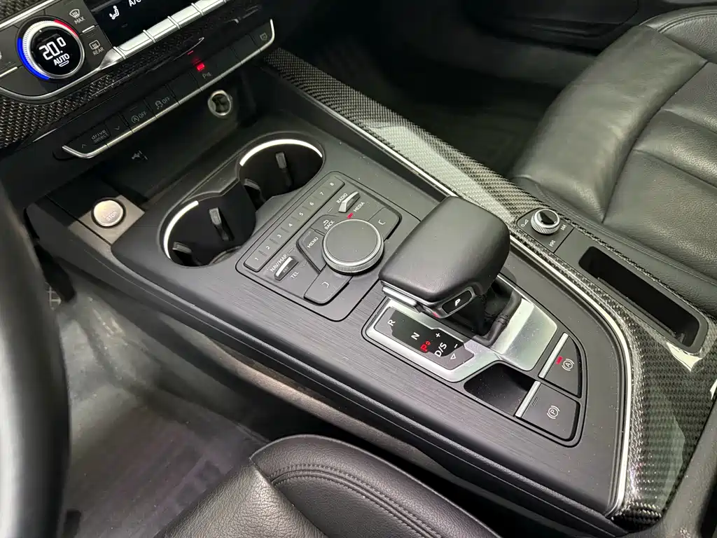 Audi A5 2021 — фото 10