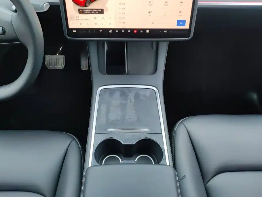 Tesla Model Y 2024 — фото 16