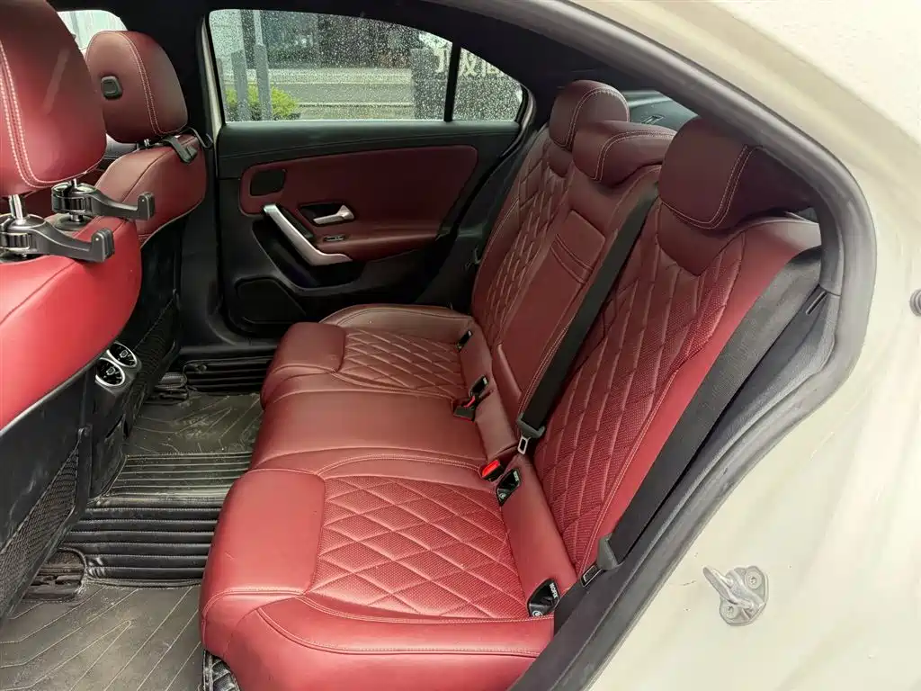 Mercedes-Benz A-Class 2020 — фото 10