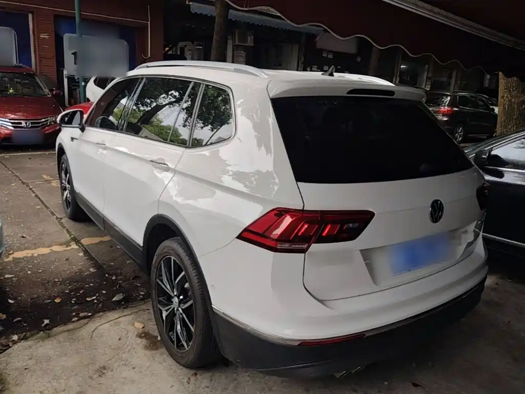 Volkswagen Tiguan L 2020 — фото 5