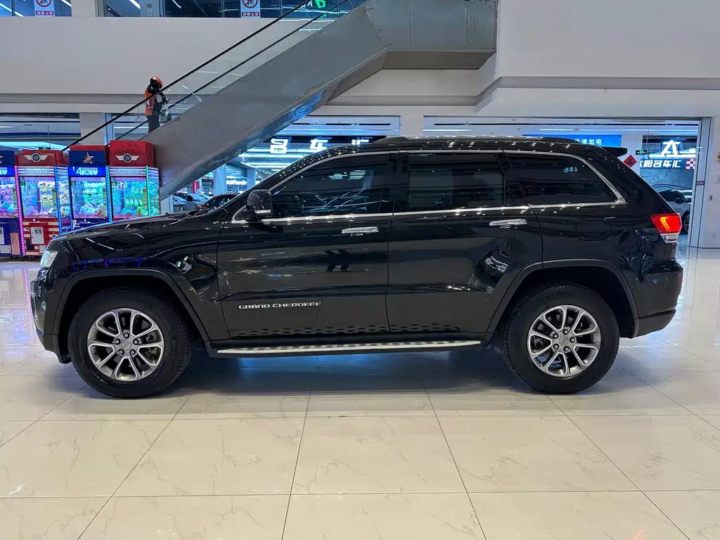 Jeep Grand Cherokee 2015 — фото 8