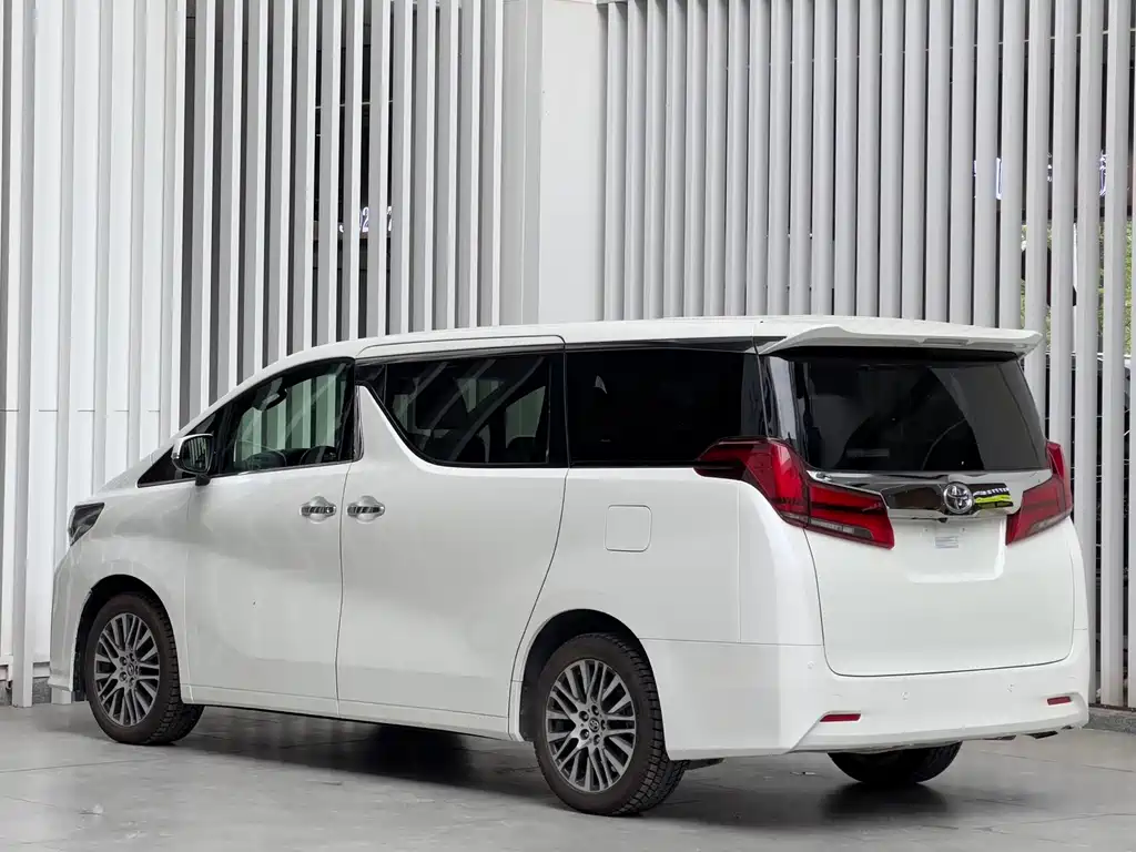 Toyota Alphard 2020 — фото 6