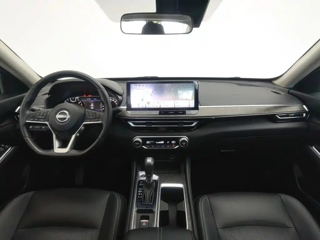 Nissan Teana 2023