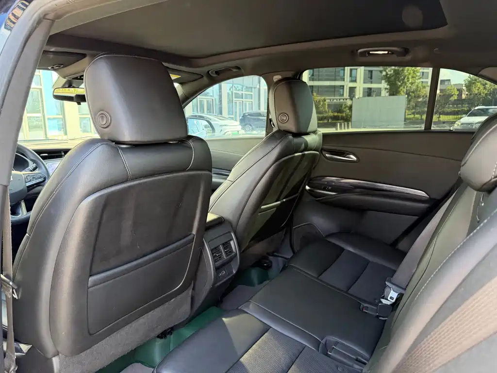 Cadillac XT4 2021 — фото 11