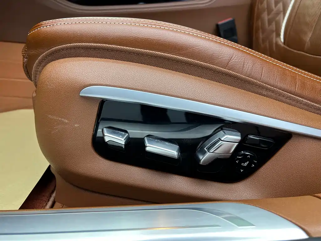 BMW 7 Series 2019 — фото 8