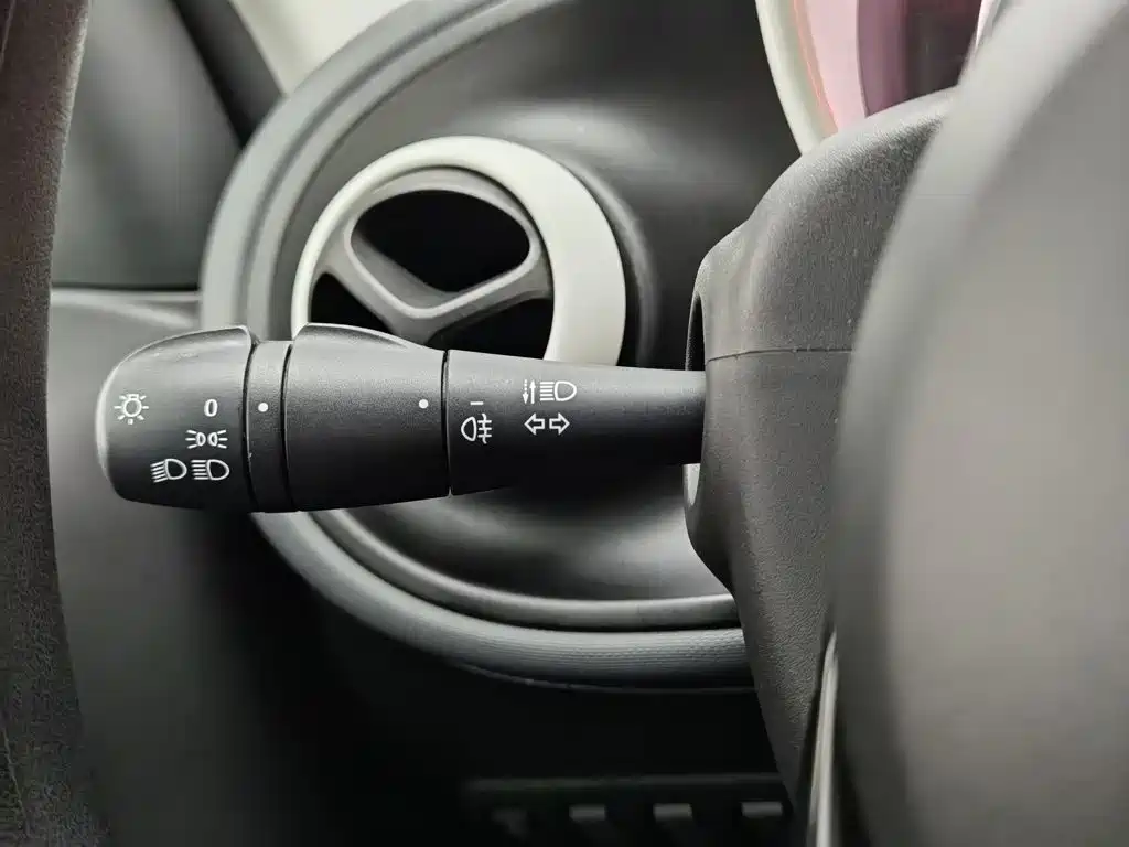 smart Fortwo 2017 — фото 21
