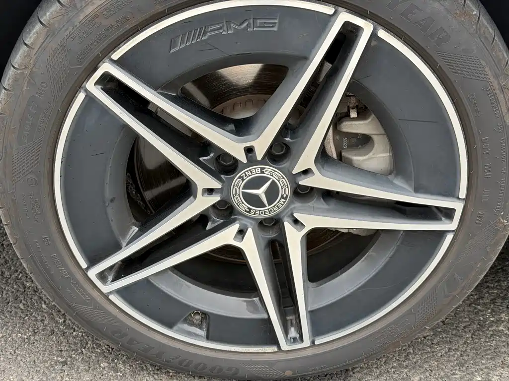 Mercedes-Benz C-Class 2024
