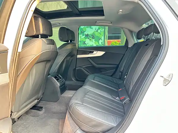 Audi A4L 2021