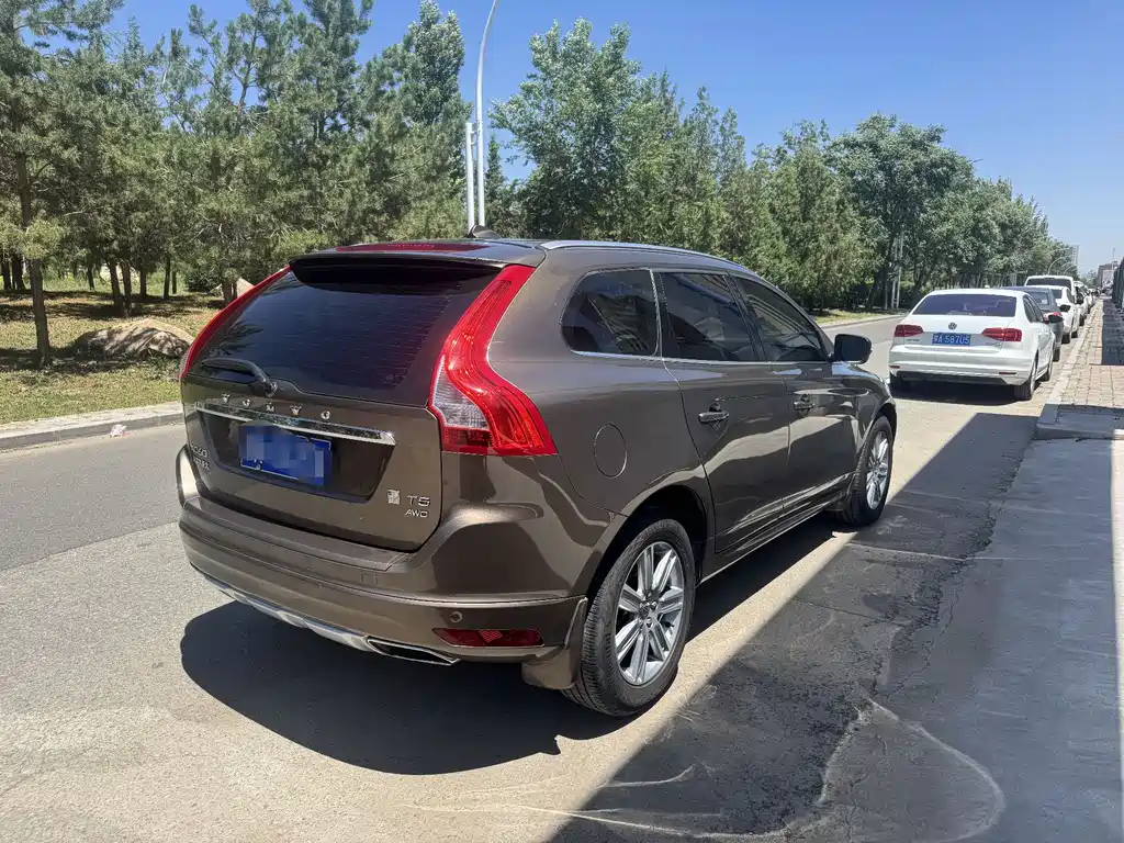 Volvo XC60 2017 — фото 4