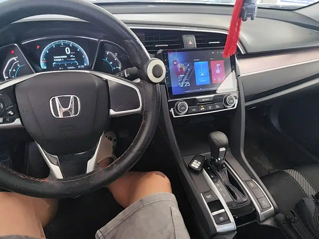 Honda Civic 2017 — фото 10