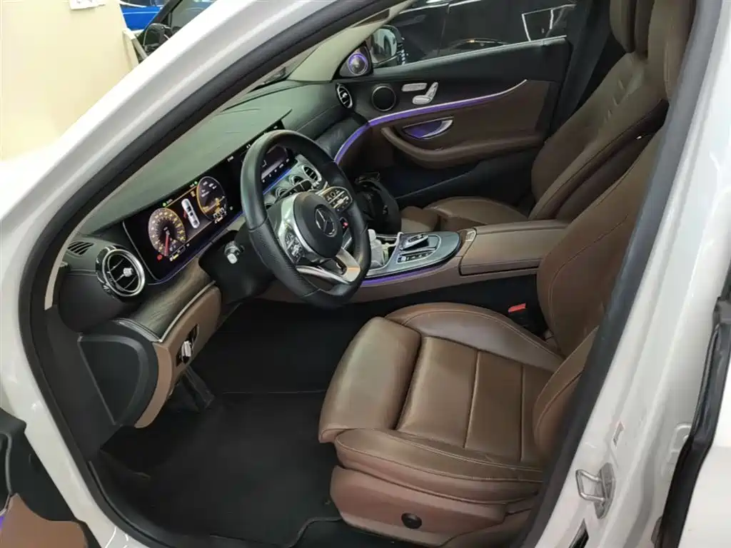 Mercedes-Benz E-Class 2019 — фото 15