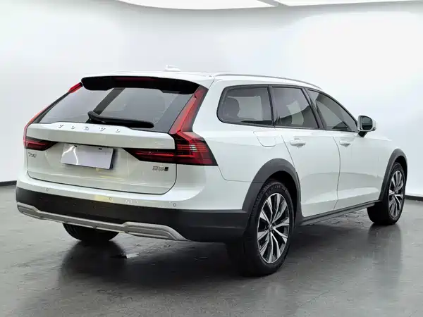 Volvo V90 2021