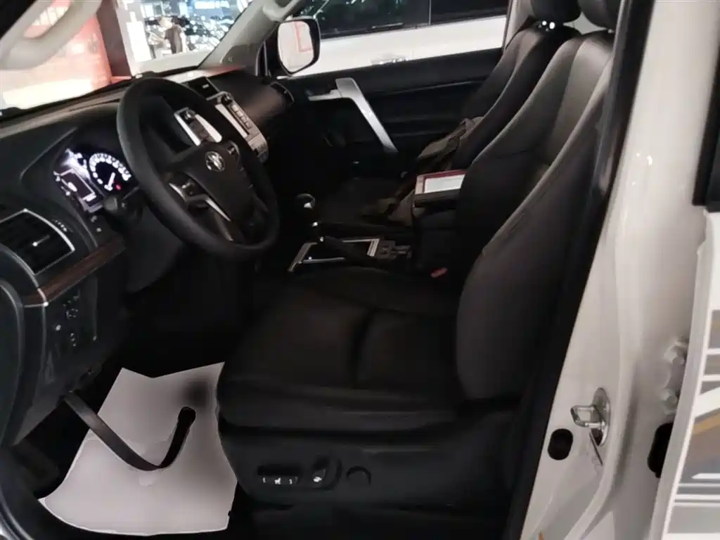 Toyota Prado 2019 — фото 15